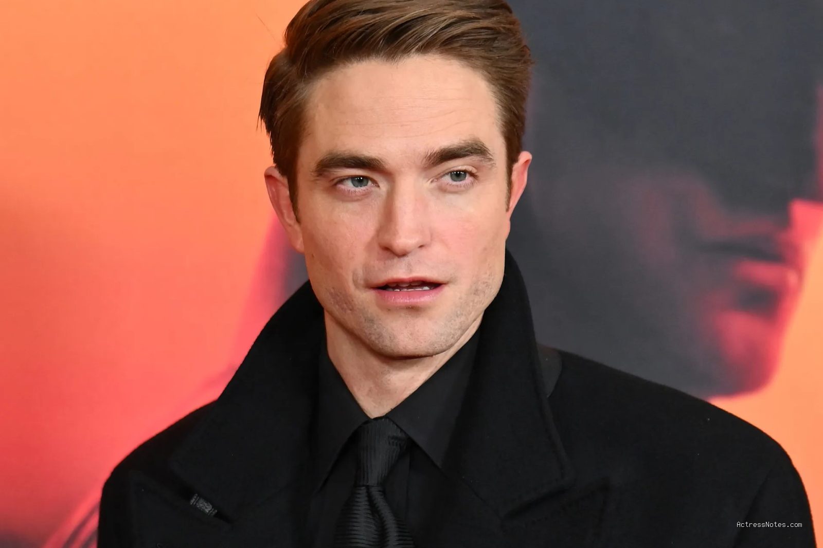 Profil dan Perjalanan Karier Robert Pattinson dari Film ke Drama