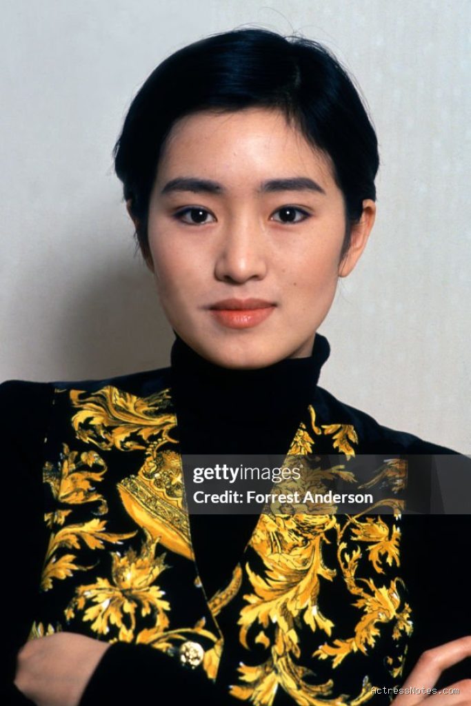 Profil Gong Li: Biodata Lengkap dan Prestasi di Film Internasional