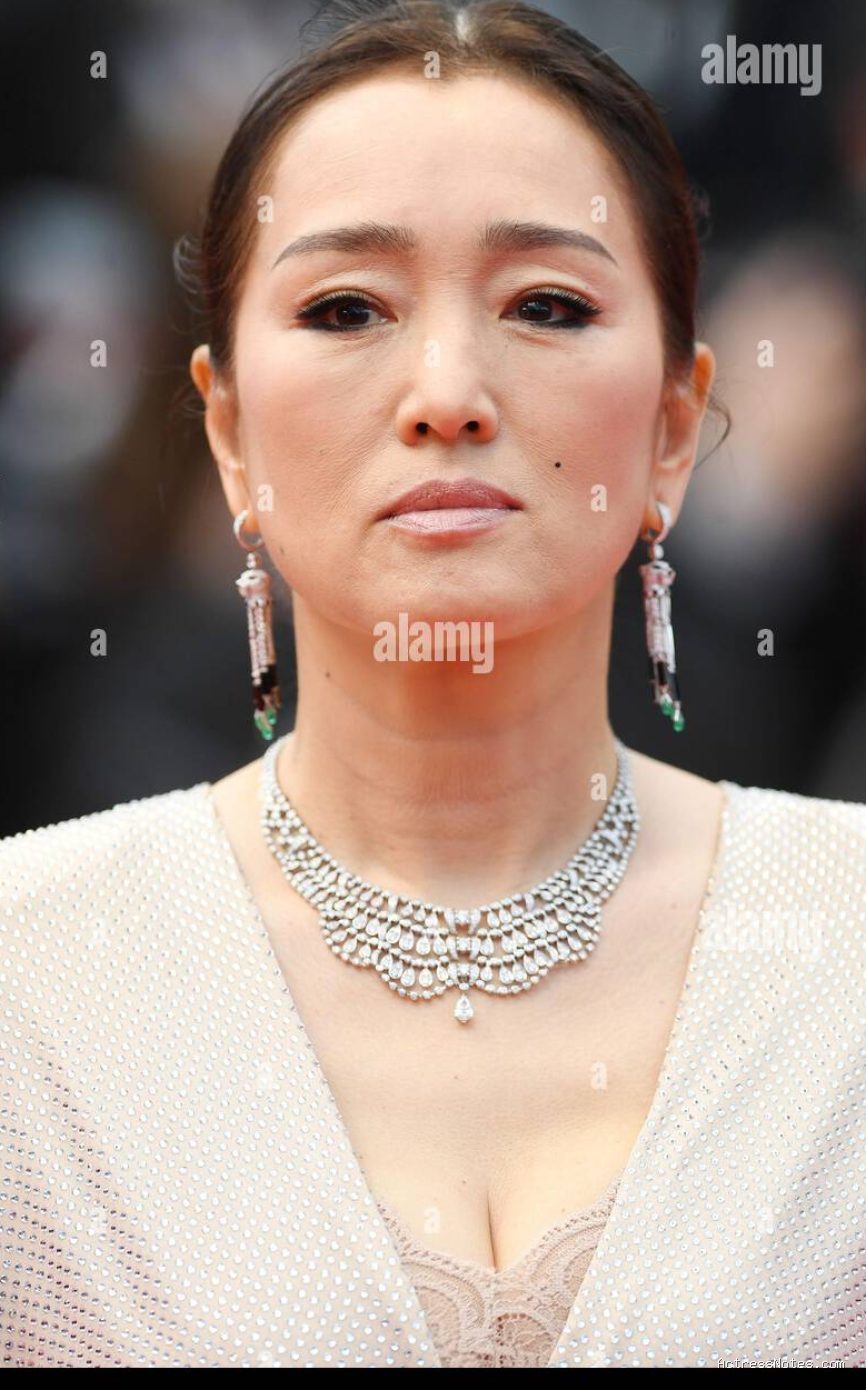 Photo by alamy.com - Profil Gong Li: Biodata Lengkap dan Prestasi di Film Internasional
