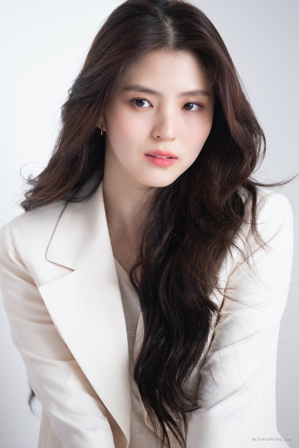 Photo by koreaboo.com - Profil Han So Hee: Biodata, Perjalanan Karier, dan Daftar Drama