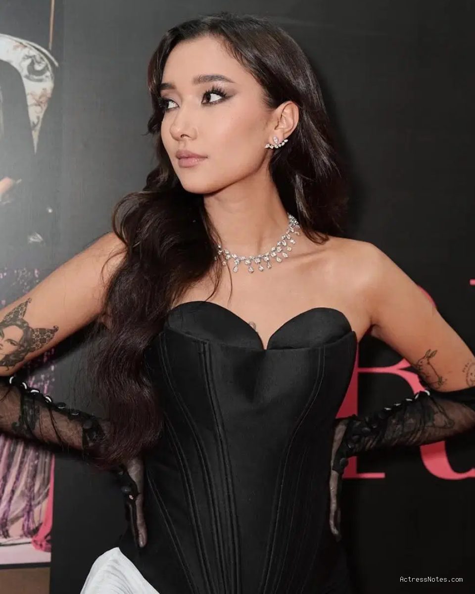 Profil Lengkap Carissa Perusset: Karier Model, Aktris, dan Sutradara