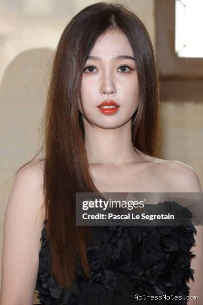 Profil Lengkap Esther Yu: Perjalanan Karier dan Daftar Drama