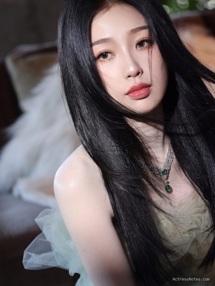 Profil Lengkap Esther Yu: Perjalanan Karier dan Daftar Drama