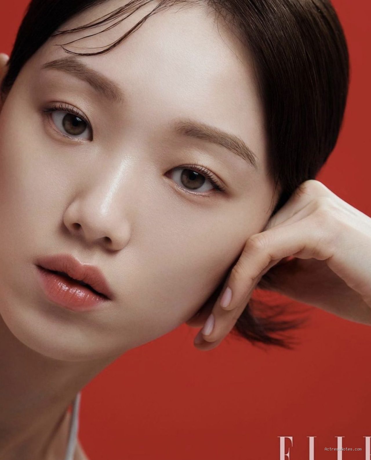 Profil Lengkap Lee Sung Kyung: Perjalanan Karier Model dan Akting