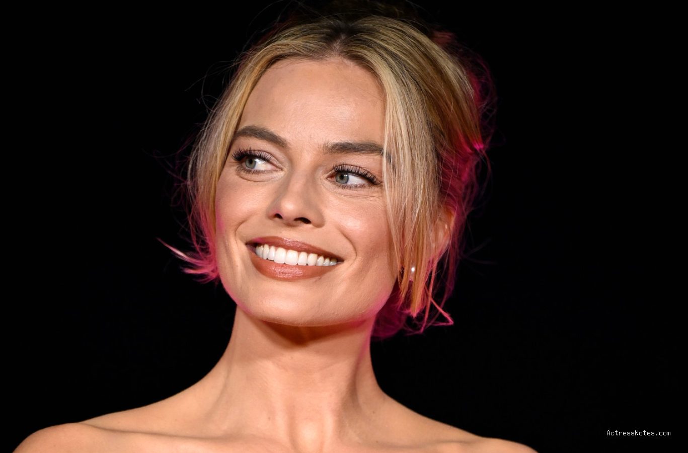 Profil Lengkap Margot Robbie: Perjalanan Karier Aktris dan Produser Barbie