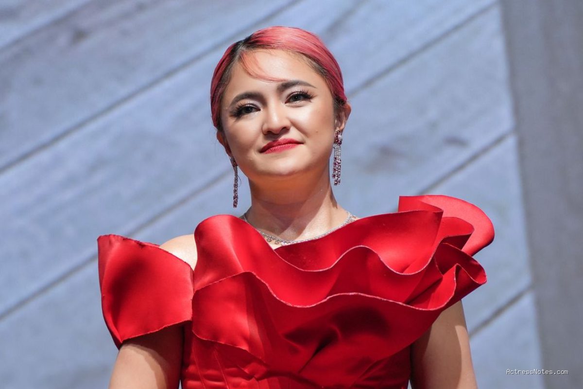 Profil Lengkap Marshanda: Perjalanan Karier Akting hingga Musik
