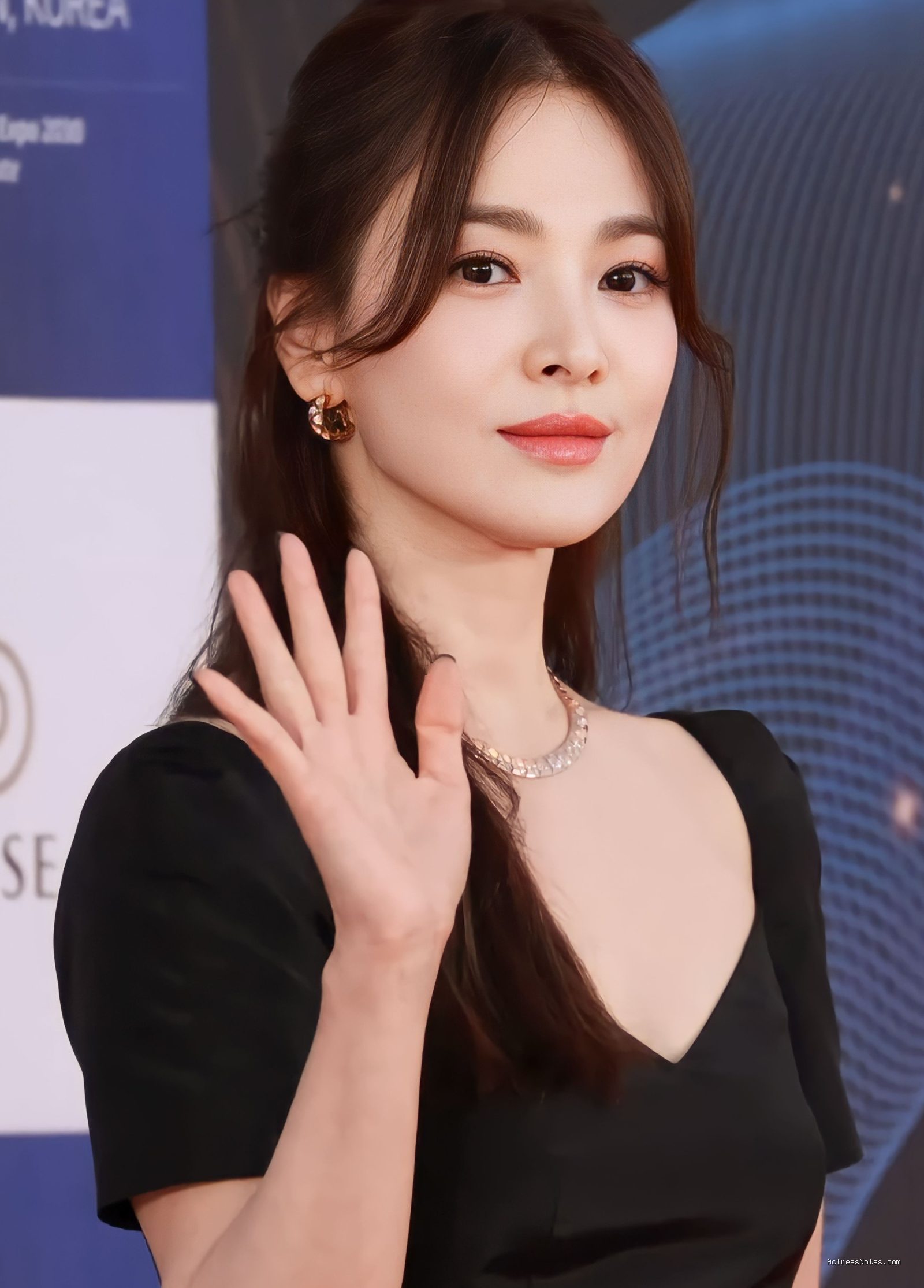 Profil Lengkap Song Hye Kyo: Perjalanan Karier dan Transformasi Peran