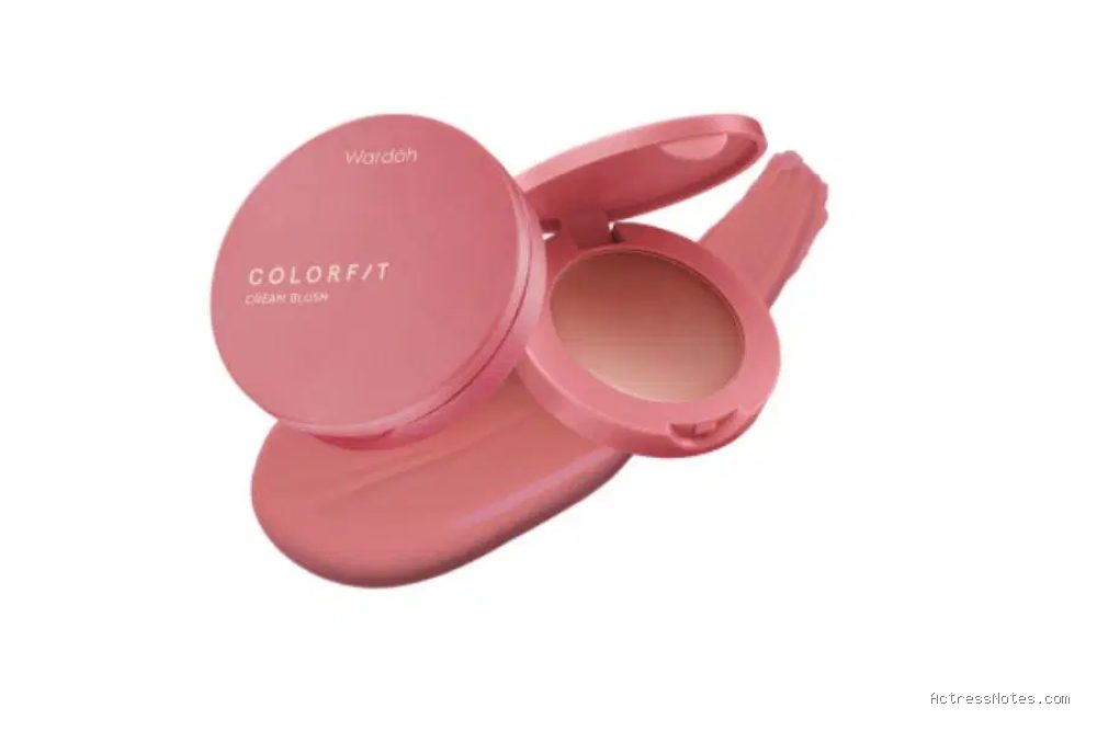 Photo by popbela.com - Shade Blush On Peach Segar ala Remaja SMA di Drama Korea Romcom