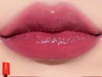 Photo by shopee.co.id - Shade Lip Tint Natural Kim Ji Won di Queen of Tears yang Bikin Bibir Fresh Seharian