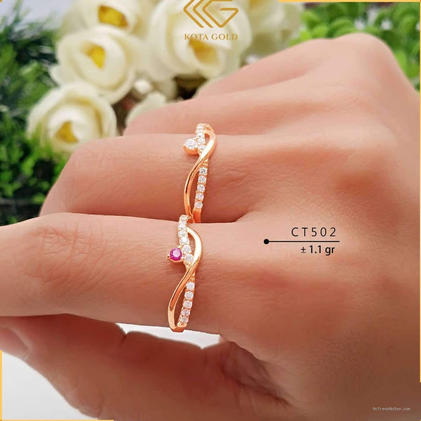 Brand Cincin Emas Tumpuk Minimalis yang Sering Dipakai Karakter Utama