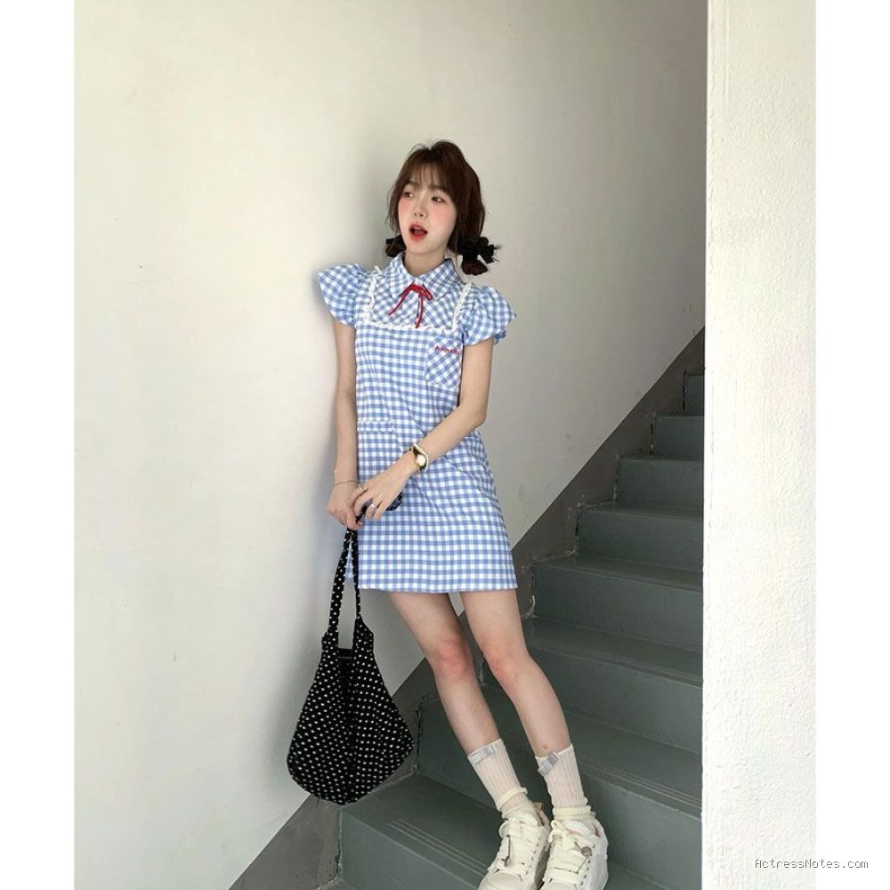 Dupe Gaun Kerah Kotak Vintage ala Karakter Guru Musik di K-Drama