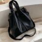 Photo by shopee.co.id - Dupe Tas Ember Bucket Bag Kulit Terstruktur yang Praktis dan Modis