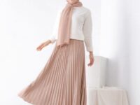 Photo by shopee.co.id - Rekomendasi Rok Plisket Panjang Gaya Santai Akhir Pekan Aktris K-Drama