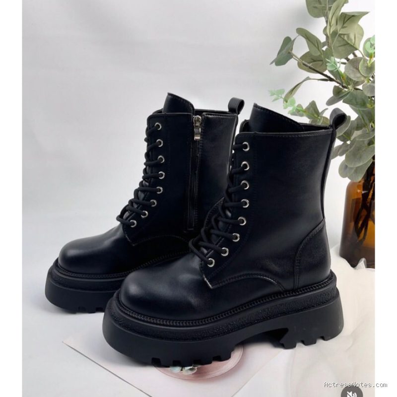 Rekomendasi Sepatu Boots Semata Kaki Hitam Gaya Edgy Aktris Misteri K-Drama